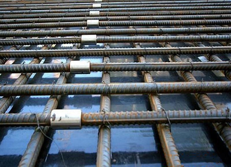 洪湖为什么建楼房时，要在钢筋上加一排小圆环？原来作用这么大